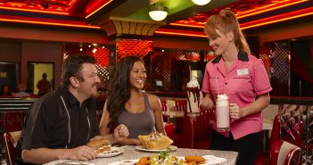 Entertaining Eateries in Las Vegas Roxy’s Diner features singing servers as guests dine on delicious fare